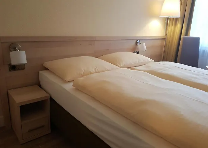 Parkhotel Отель 3*